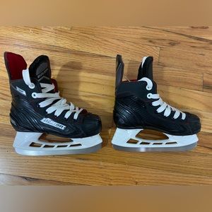 Bauer N5 Y11 hockey skates